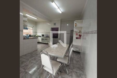 Casa à venda com 4 quartos, 400m² em Chácara Mafalda, São Paulo