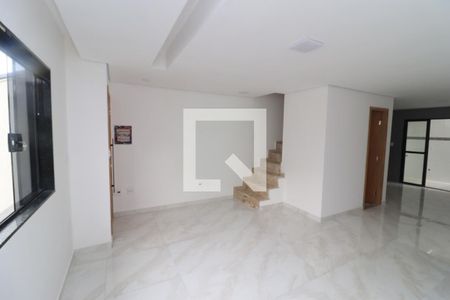 Sala de TV de casa de condomínio à venda com 3 quartos, 210m² em Vila Esperança, São Paulo