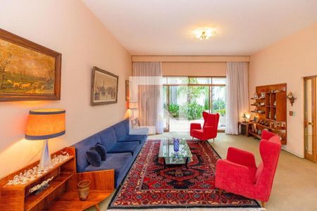 Casa à venda com 3 quartos, 320m² em Pacaembu, São Paulo