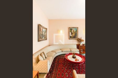 Casa à venda com 3 quartos, 320m² em Pacaembu, São Paulo