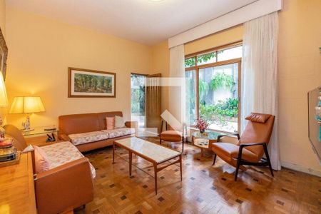 Casa à venda com 320m², 3 quartos e 4 vagas