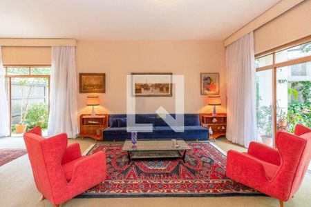 Casa à venda com 320m², 3 quartos e 4 vagas