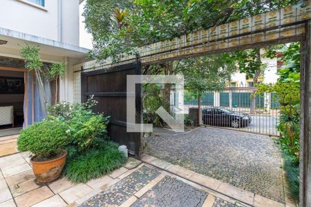 Casa à venda com 320m², 3 quartos e 4 vagas