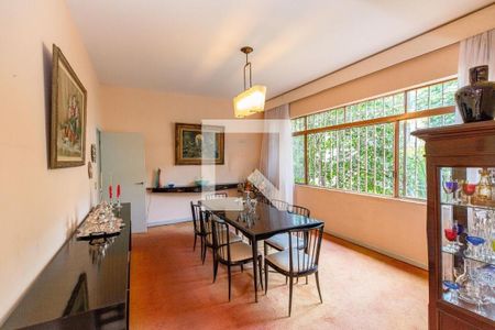 Casa à venda com 320m², 3 quartos e 4 vagas