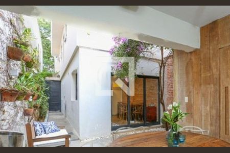 Casa à venda com 2 quartos, 110m² em Moema, São Paulo