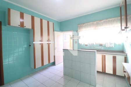 Casa à venda com 250m², 3 quartos e 2 vagasCozinha 