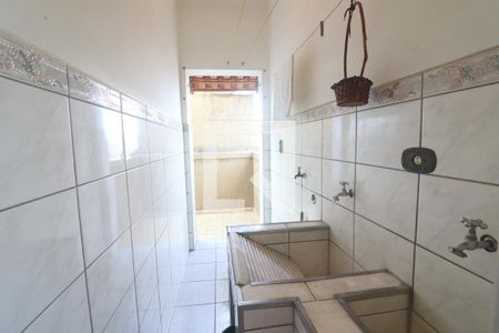 Casa à venda com 250m², 3 quartos e 2 vagasÁrea de Serviço