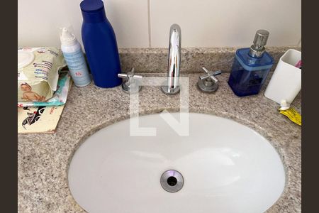 Apartamento à venda com 94m², 3 quartos e 2 vagasBanheiro da Suíte