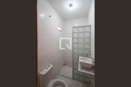 Casa de condomínio para alugar com 51m², 2 quartos e sem vaga Casa de condomínio para alugar com 51m², 2 quartos e sem vagaBanheiro