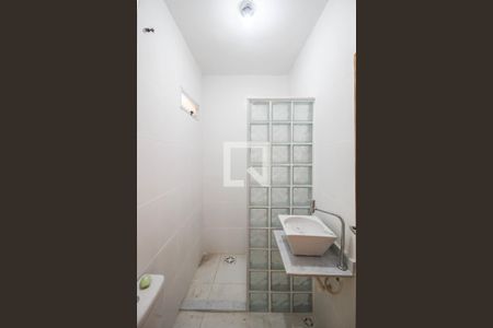 Casa de condomínio para alugar com 51m², 2 quartos e sem vaga Casa de condomínio para alugar com 51m², 2 quartos e sem vagaBanheiro