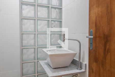 Casa de condomínio para alugar com 51m², 2 quartos e sem vaga Casa de condomínio para alugar com 51m², 2 quartos e sem vagaBanheiro