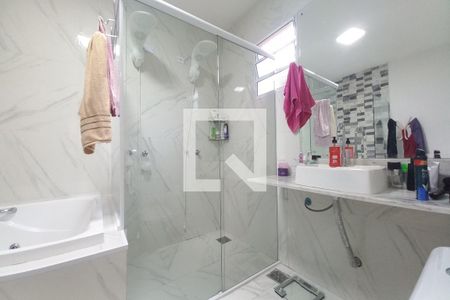 Banheiro da Suíte de casa à venda com 2 quartos, 148m² em Parque Residencial Vila União, Campinas