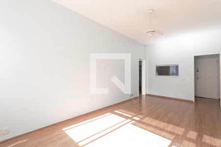 Sala de apartamento para alugar com 2 quartos, 70m² em Botafogo, Rio de Janeiro
