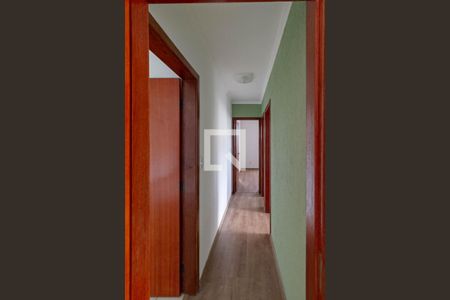 Corredor de apartamento para alugar com 3 quartos, 102m² em Jaraguá, Belo Horizonte