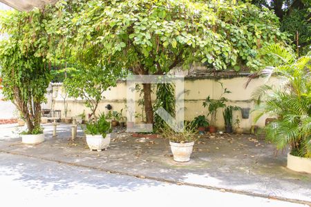 Apartamento à venda com 72m², 2 quartos e sem vagaÁrea comum 