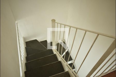 Apartamento para alugar com 24m², 2 quartos e 1 vagaEscada