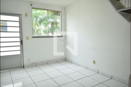 Sala de apartamento para alugar com 2 quartos, 24m² em Campo Grande, Rio de Janeiro