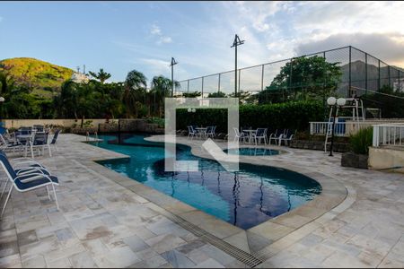 Apartamento à venda com 94m², 2 quartos e 1 vaga Apartamento à venda com 94m², 2 quartos e 1 vagaÁrea comum - Piscina