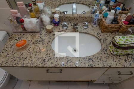 Apartamento à venda com 94m², 2 quartos e 1 vaga Apartamento à venda com 94m², 2 quartos e 1 vagaBanheiro da Suíte 2