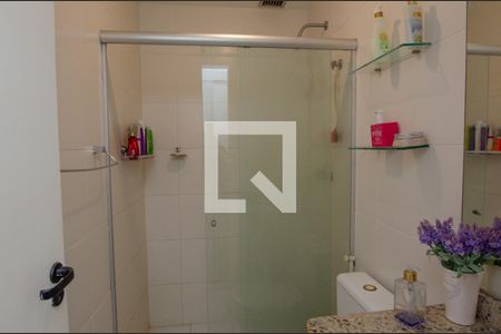 Apartamento à venda com 94m², 2 quartos e 1 vaga Apartamento à venda com 94m², 2 quartos e 1 vagaBanheiro da Suíte 1