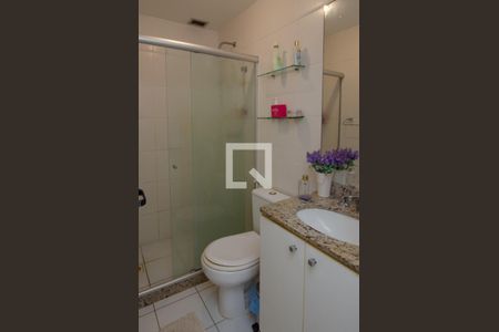 Apartamento à venda com 94m², 2 quartos e 1 vaga Apartamento à venda com 94m², 2 quartos e 1 vagaBanheiro da Suíte 1