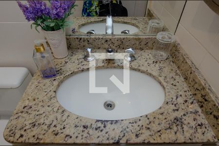 Apartamento à venda com 94m², 2 quartos e 1 vaga Apartamento à venda com 94m², 2 quartos e 1 vagaBanheiro da Suíte 1