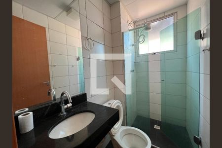 Banheiro de apartamento para alugar com 2 quartos, 65m² em Cabral, Contagem