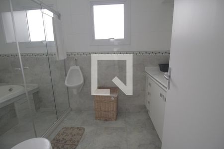 Casa de condomínio à venda com 230m², 3 quartos e 5 vagasBanheiro da Suíte