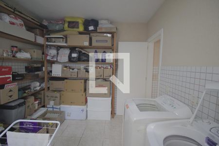 Casa de condomínio à venda com 230m², 3 quartos e 5 vagasLavanderia