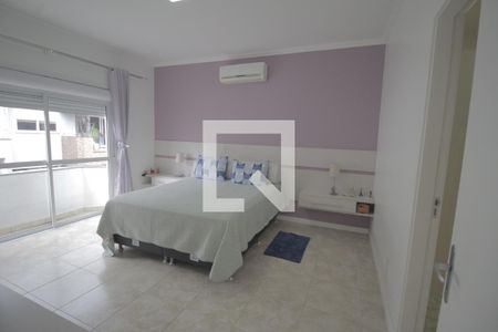 Casa de condomínio à venda com 230m², 3 quartos e 5 vagasSuíte