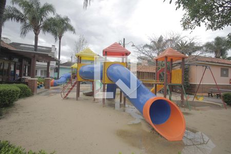 Casa de condomínio à venda com 230m², 3 quartos e 5 vagasÁrea comum - Playground