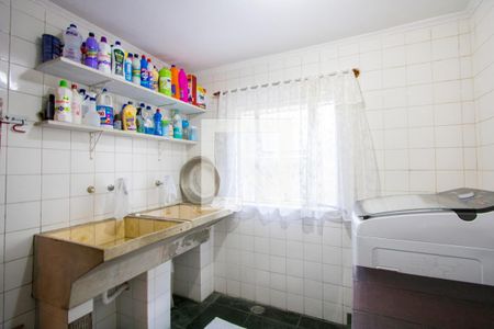 Casa à venda com 330m², 3 quartos e 3 vagasÁrea de serviço