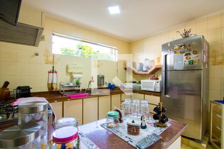 Casa à venda com 330m², 3 quartos e 3 vagasCozinha