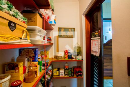 Casa à venda com 330m², 3 quartos e 3 vagasCozinha - Despensa