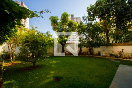 Casa à venda com 330m², 3 quartos e 3 vagasQuintal