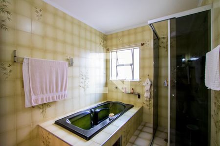 Casa à venda com 330m², 3 quartos e 3 vagasBanheiro social