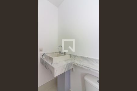 Apartamento à venda com 183m², 3 quartos e 4 vagasBanheiro da Suíte 2