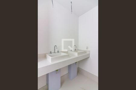 Apartamento à venda com 183m², 3 quartos e 4 vagasBanheiro da Suíte 3