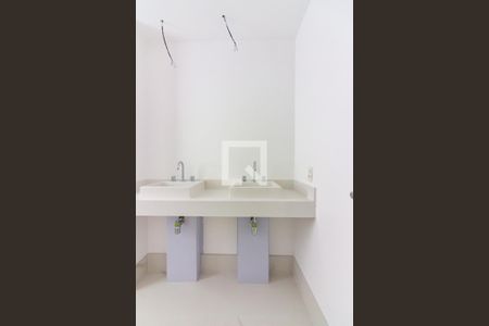 Apartamento à venda com 183m², 3 quartos e 4 vagasBanheiro da Suíte 3