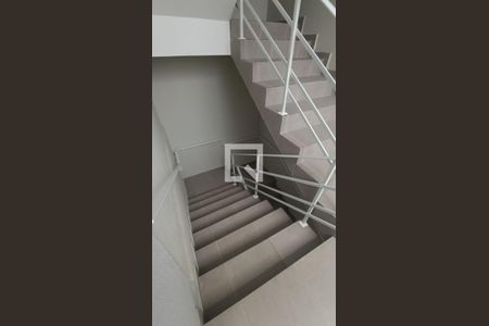 Casa para alugar com 90m², 1 quarto e 1 vaga Casa para alugar com 90m², 1 quarto e 1 vagaEscadas