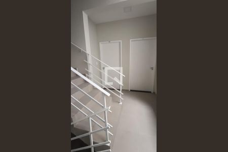 Casa para alugar com 90m², 1 quarto e 1 vaga Casa para alugar com 90m², 1 quarto e 1 vagaEscadas