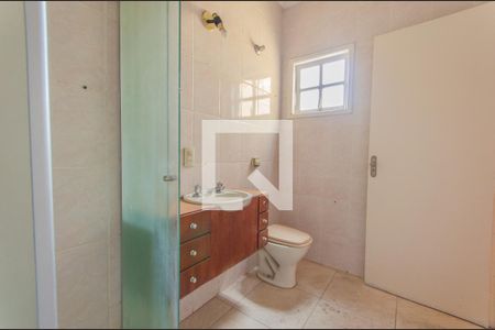 Casa à venda com 340m², 5 quartos e 2 vagasBanheiro de Suite 3