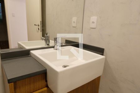 Apartamento à venda com 90m², 2 quartos e 1 vagaDetalhe do banheiro