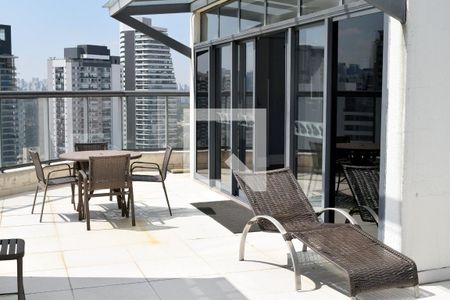 Deck piscina de apartamento à venda com 1 quarto, 47m² em Pinheiros, São Paulo