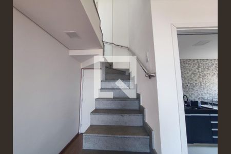 Escada de apartamento à venda com 2 quartos, 99m² em Bom Jesus, Contagem