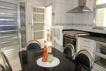 Casa à venda com 300m², 4 quartos e 3 vagasCozinha