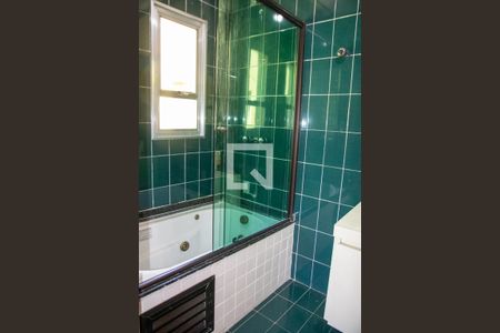 Casa à venda com 300m², 4 quartos e 3 vagasBanheiro do Quarto 1