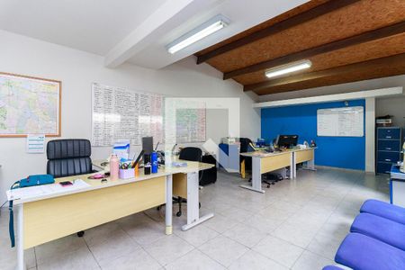 Casa à venda com 250m², 2 quartos e 3 vagas Casa à venda com 250m², 2 quartos e 3 vagasQuarto 2