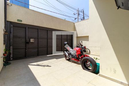 Casa à venda com 250m², 2 quartos e 3 vagas Casa à venda com 250m², 2 quartos e 3 vagasGaragem