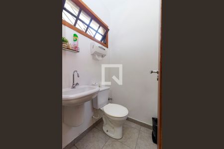 Casa à venda com 250m², 2 quartos e 3 vagas Casa à venda com 250m², 2 quartos e 3 vagasBanheiro